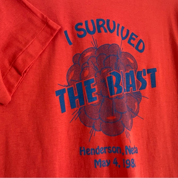 1988 I Survived The Blast printed t-shirt, red - Picture 6 of 6
